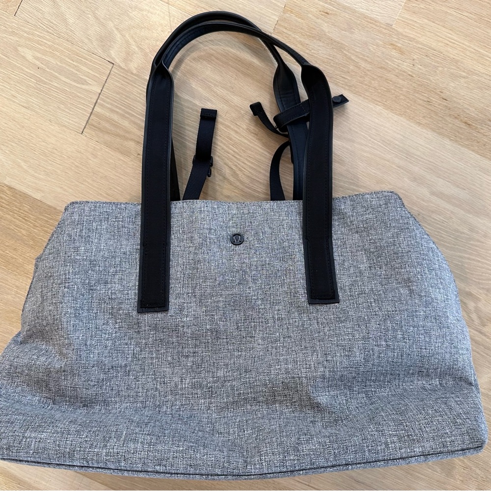 BARELY USED Lululemon crosshatch gray duffel bag